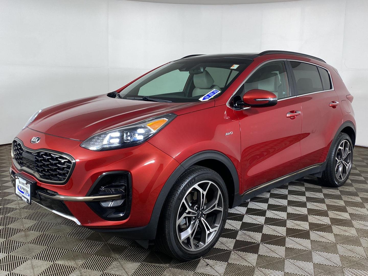 Used 2021 Hyper Red Kia SX Turbo image 2