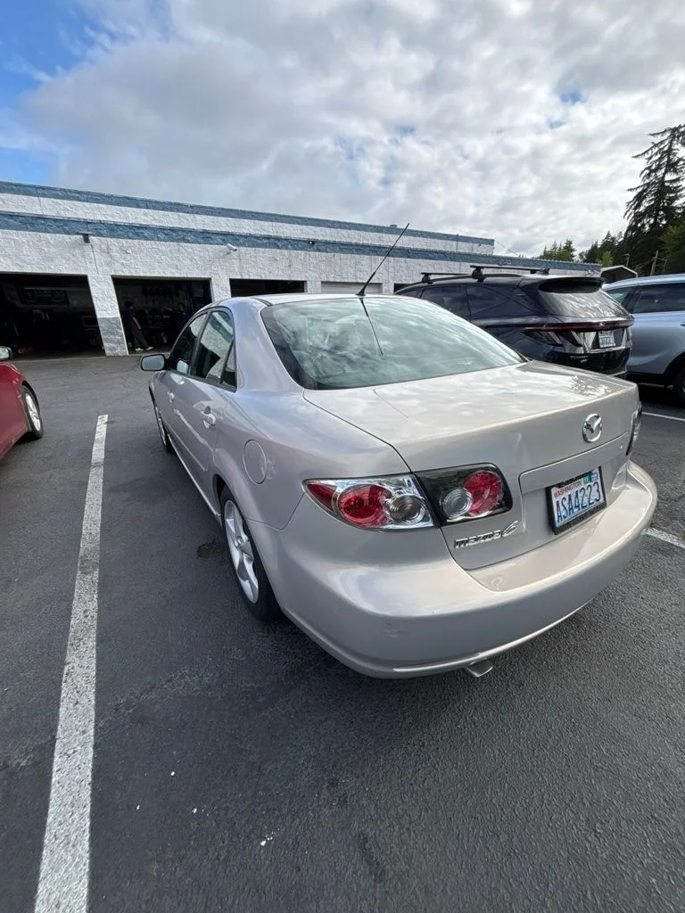 Used 2007 Smokestone Mazda i Touring image 3