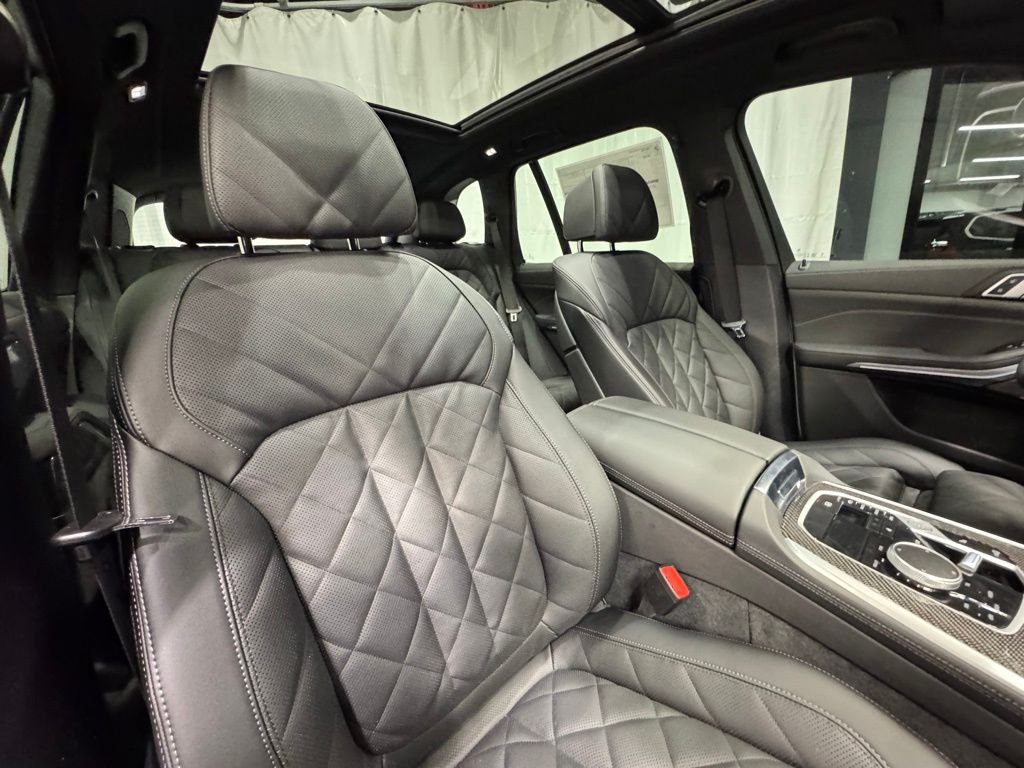 Used 2026 Brooklyn Grey Metallic BMW M60i image 27