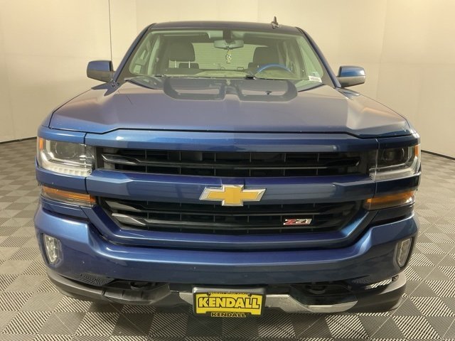 2017 Chevrolet Silverado 1500 LT photo 2
