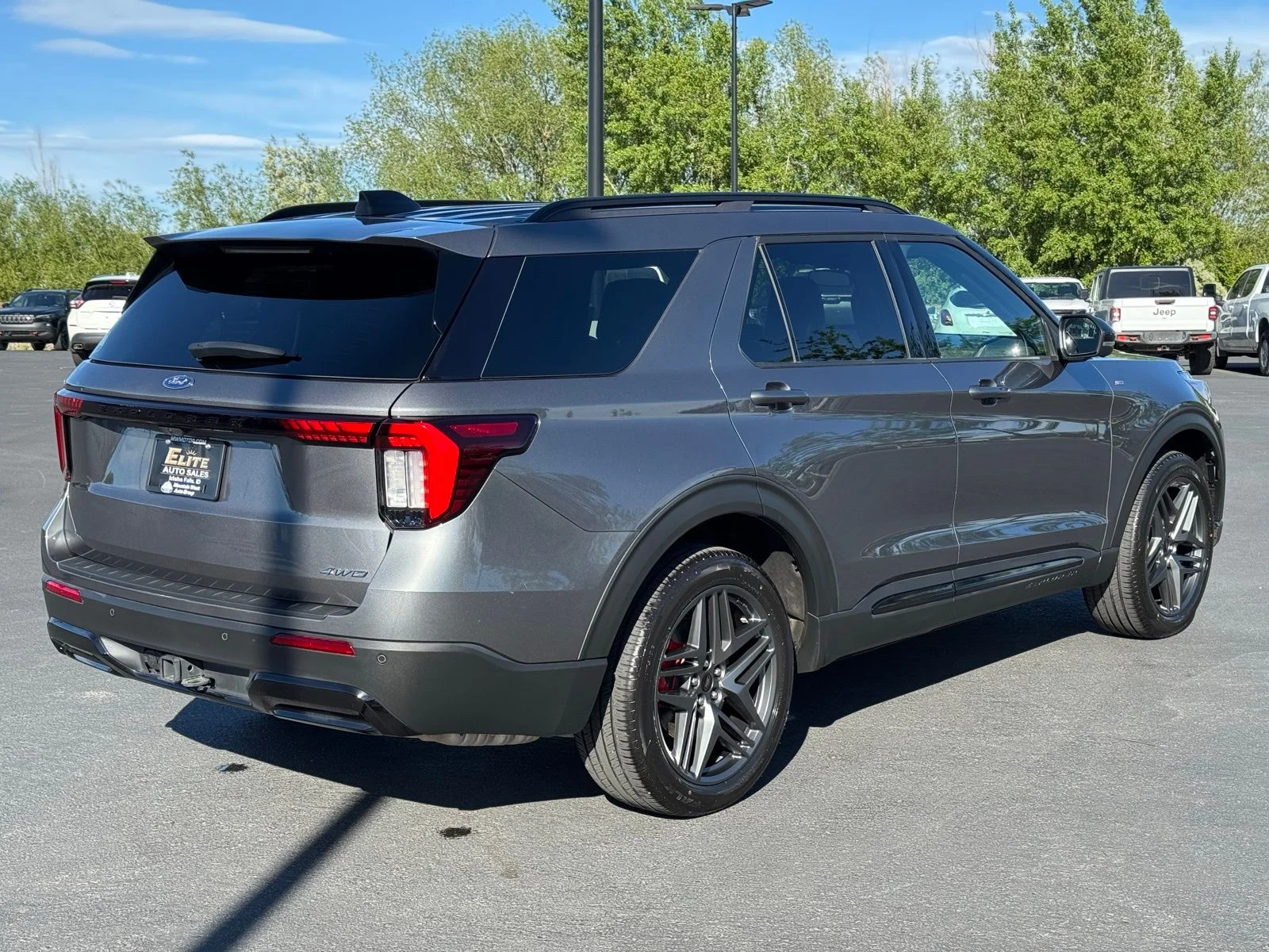 Used 2025 Gray Ford ST-Line image 10