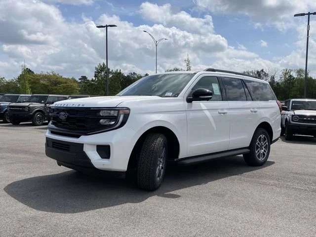 New 2026 Star White Metallic Tri-Coat Ford Active image 7