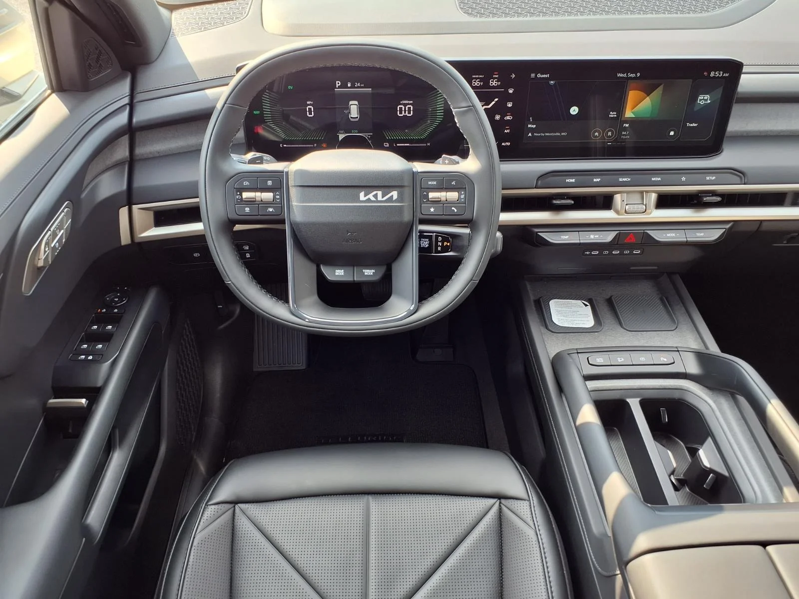 New 2027 Ivory Silver Kia EX image 2