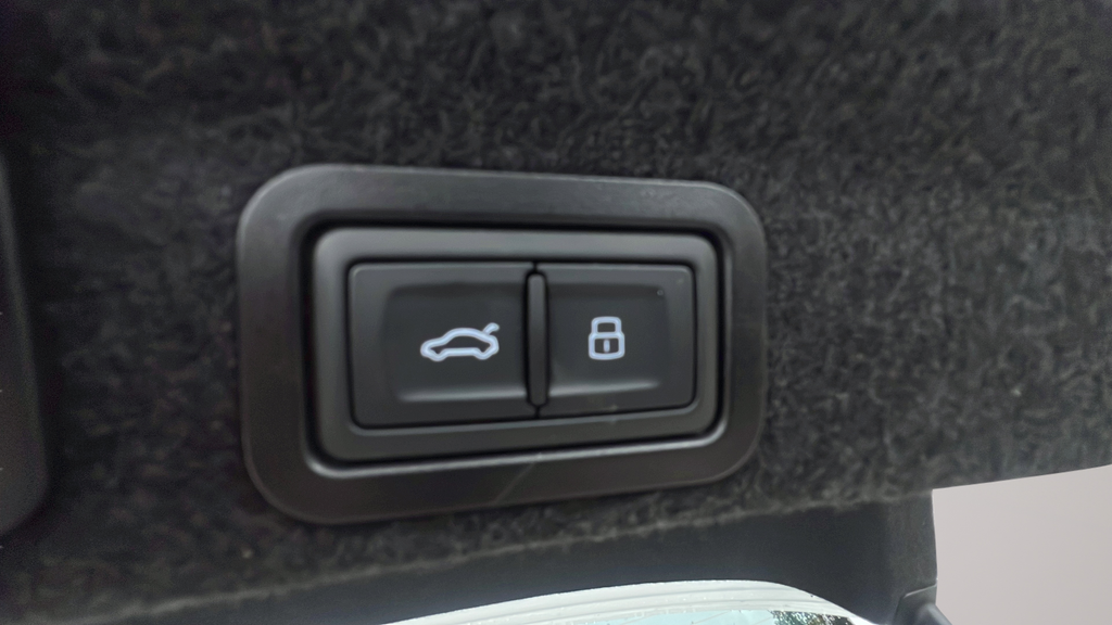 Used 2023  Audi 45 Premium Plus image 21