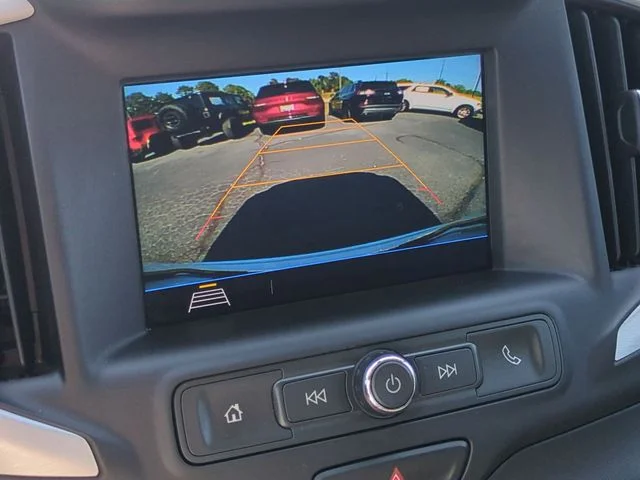 Used 2018 White GMC SLE image 17