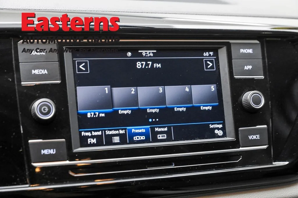 Used 2022 White Volkswagen 1.5T S image 18