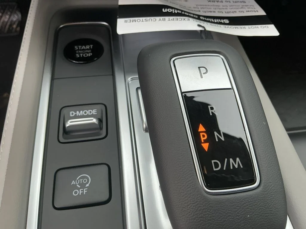 New 2026 GRAPHITE SHADOW INFINITI Luxe FWD image 14