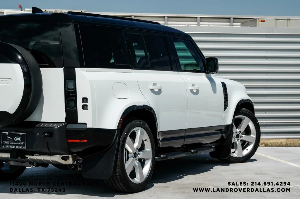 New 2026 Fuji White Land Rover X-Dynamic SE image 12