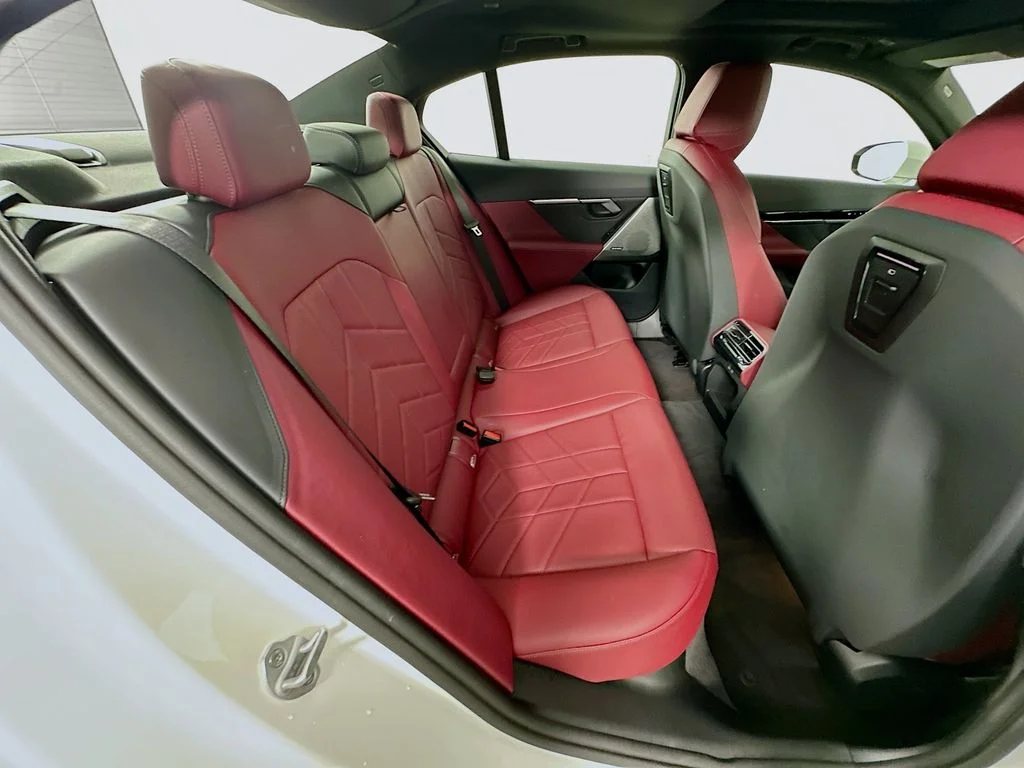 2025 BMW 5 Series 530i - Photo 28