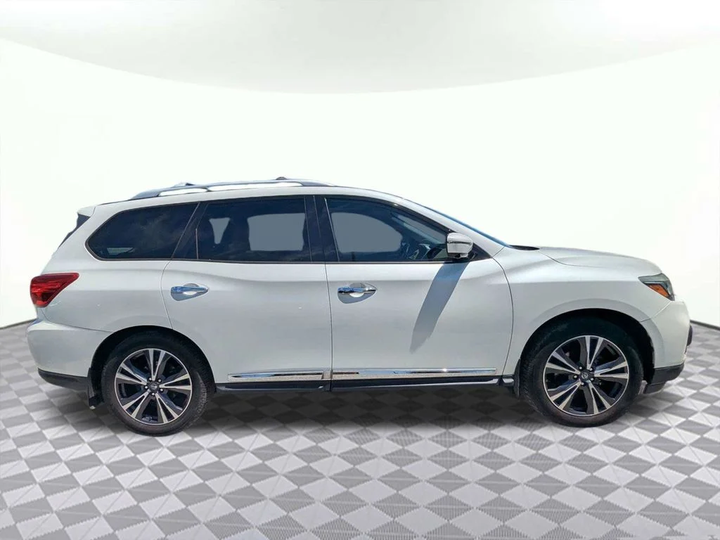 Used 2017 Nissan Pathfinder Platinum with VIN 5N1DR2MN0HC653507 for sale in Lake City, FL