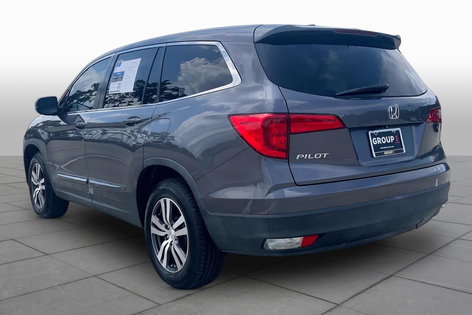 Used 2018 Modern Steel Metallic Honda EX image 12