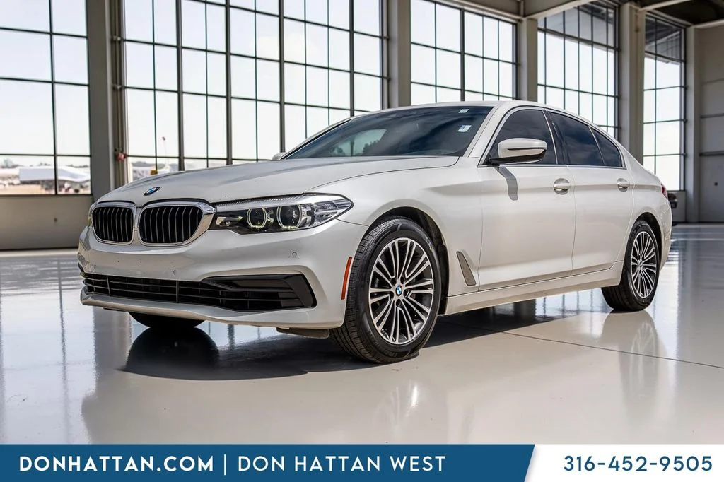 Used 2020 White BMW 530i image 1