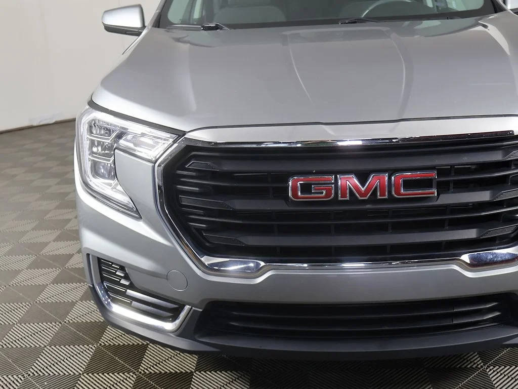 Used 2023 Silver GMC SLE image 11