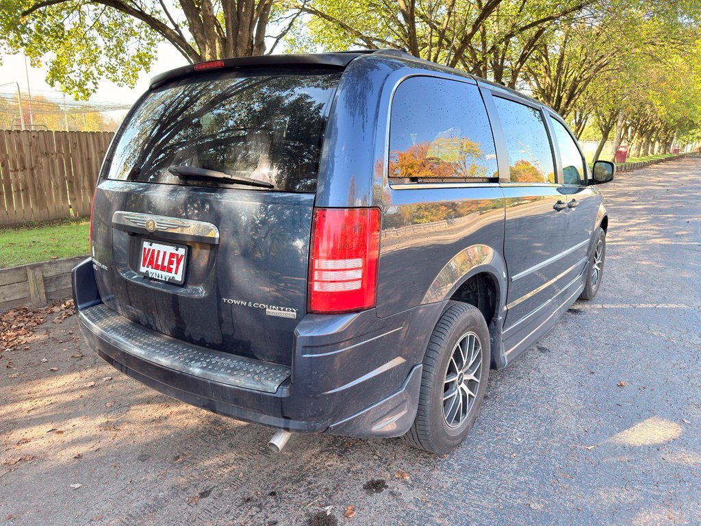 Used 2009 Blue Chrysler Touring image 9
