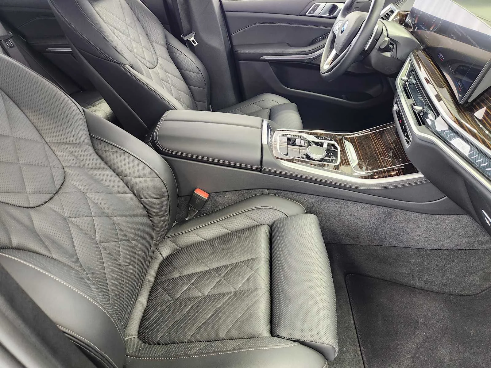 Certified Used 2025 Black Sapphire Metallic BMW xDrive40i image 14