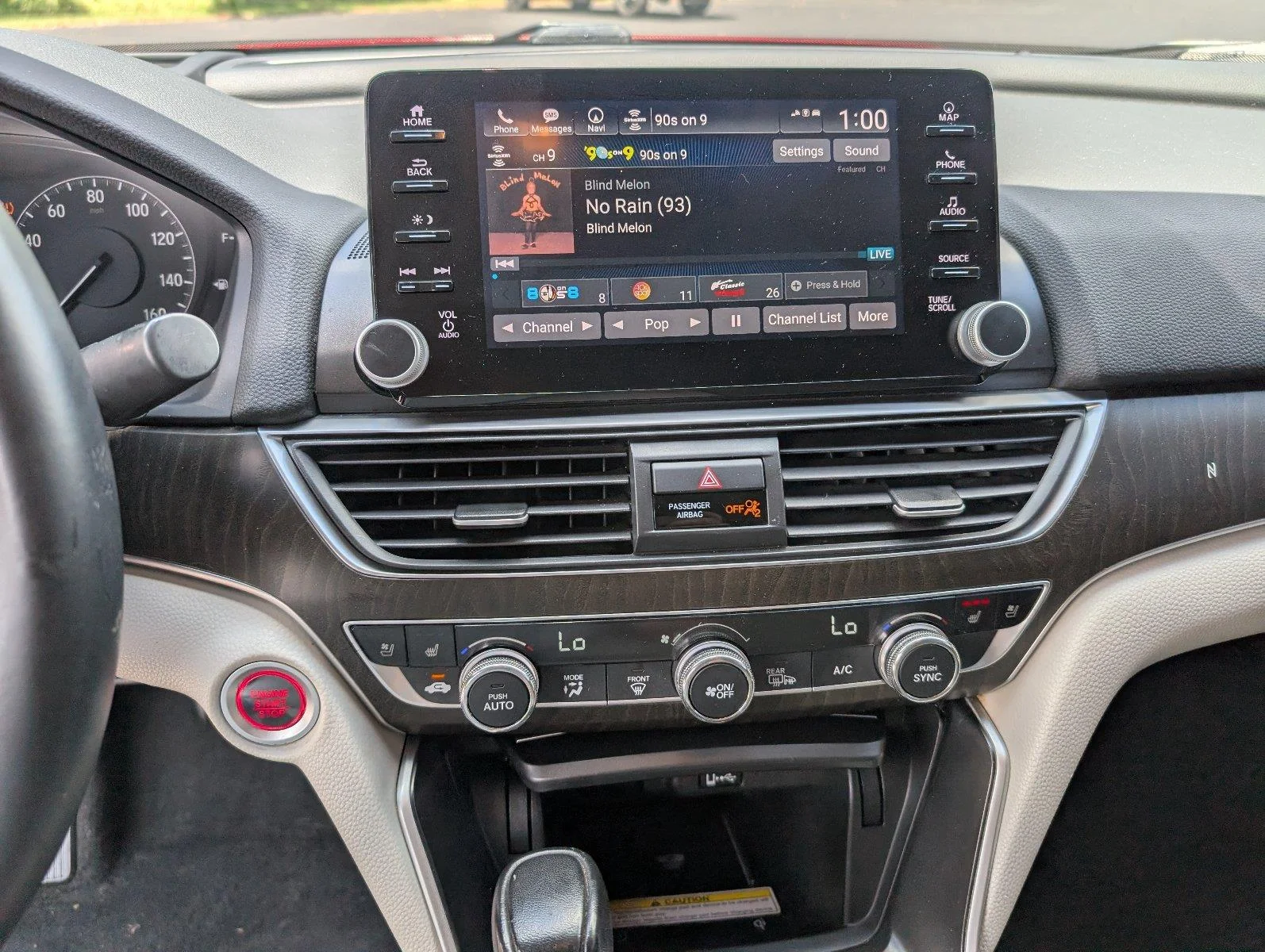 Used 2018 Radiant Red Metallic Honda Touring 1.5T image 17
