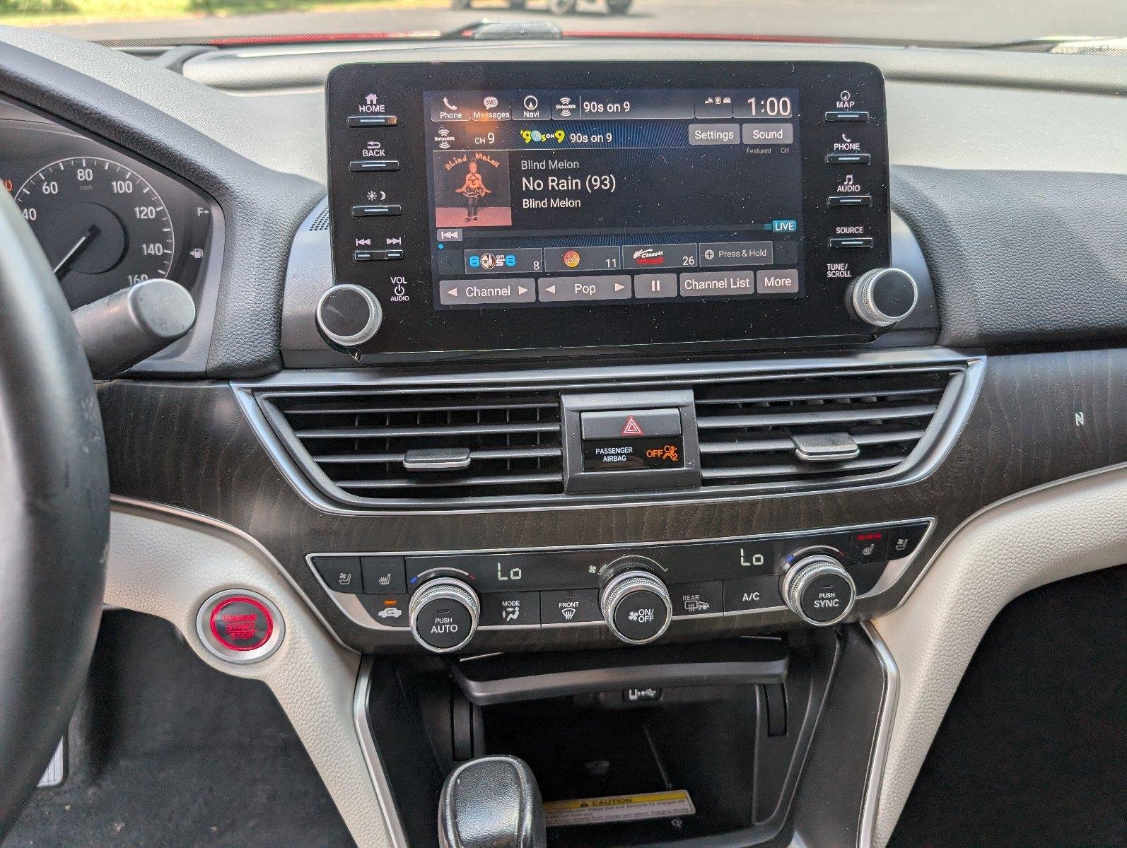 Used 2018 Radiant Red Metallic Honda Touring 1.5T image 17
