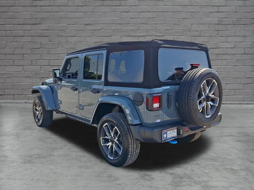 Used 2024 Anvil Clear Coat Jeep Sport S image 8