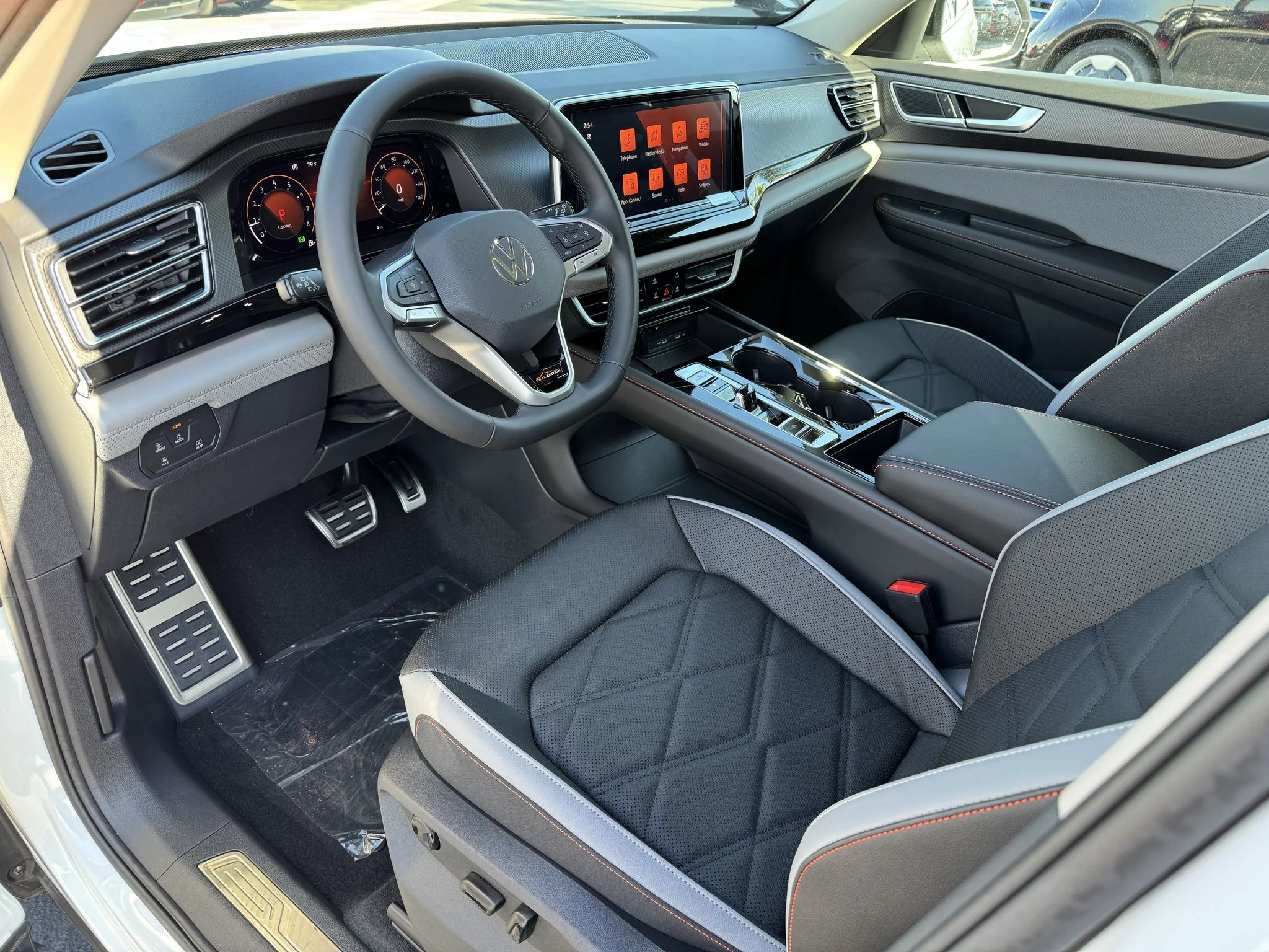 New 2026 Opal White Pearl Volkswagen 2.0T Peak Edition image 14