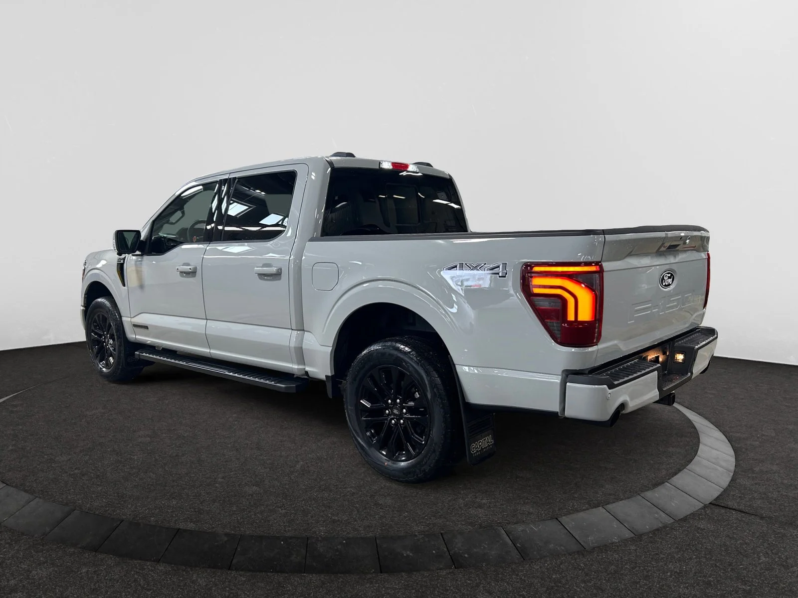 New 2026 Avalanche Ford Lariat image 3