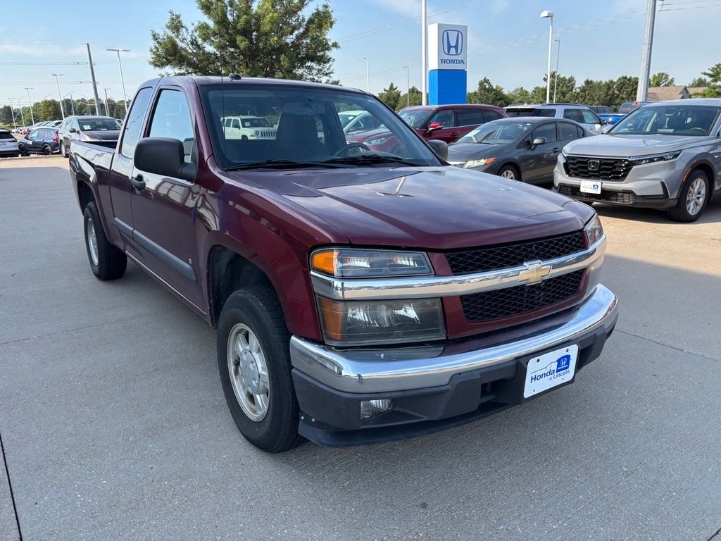 Used 2008 Deep Ruby Metallic Chevrolet LT RWD image 3