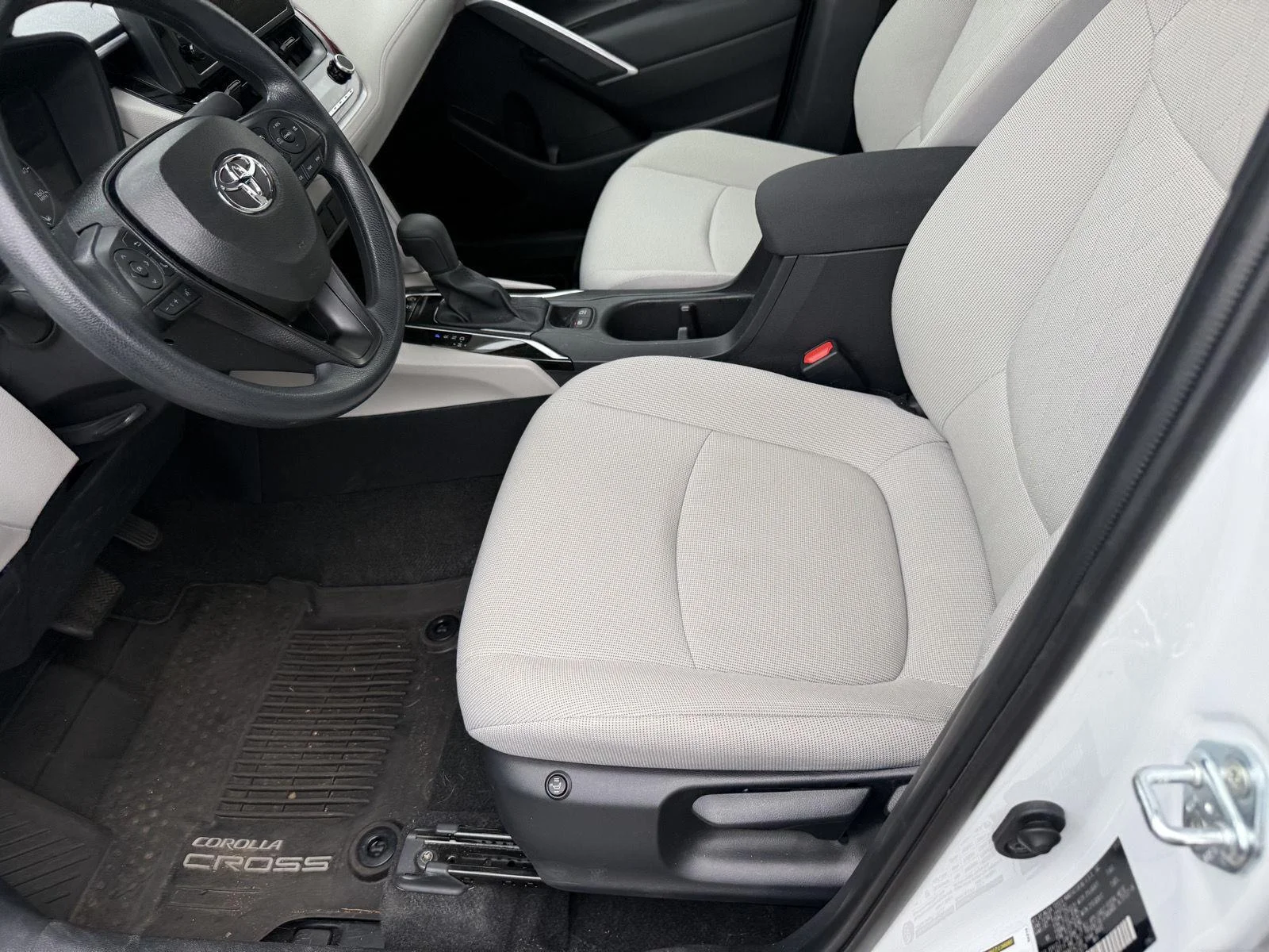 Used 2024 Wind Chill Pearl Toyota L image 16