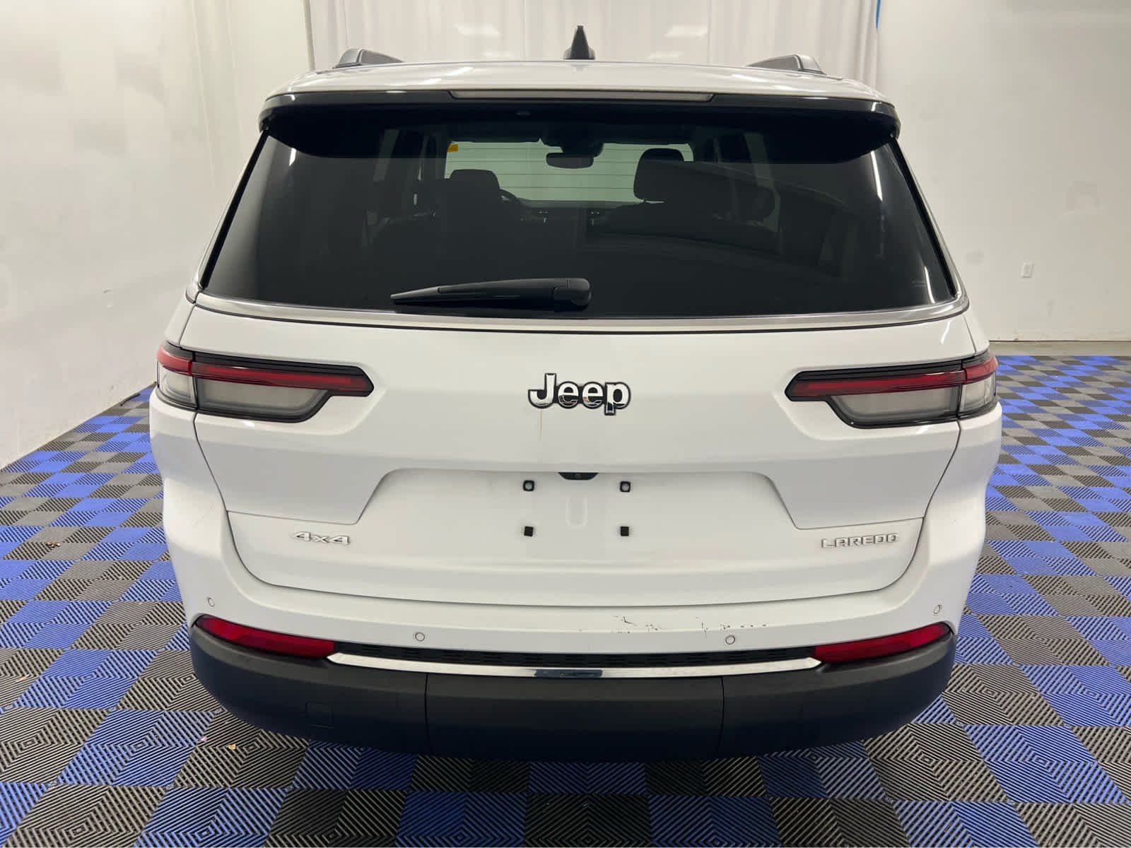 Used 2023 Bright White Clearcoat Jeep Laredo image 6