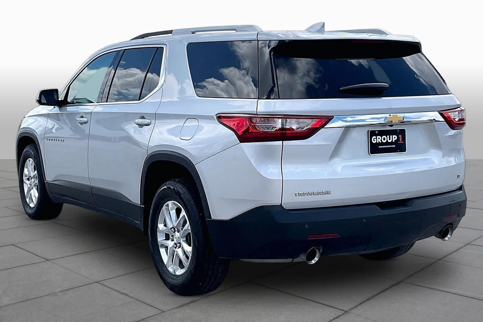 Used 2018 SILVER ICE METALLIC Chevrolet LT Cloth image 9