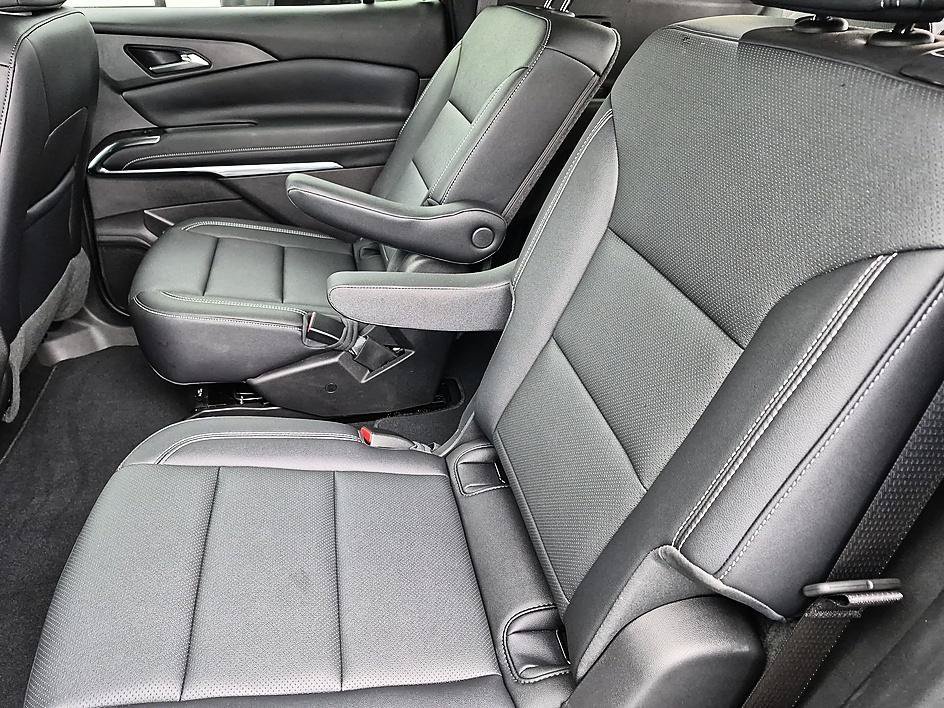 Used 2026 Mosaic Black Metallic Chevrolet FWD LT image 29