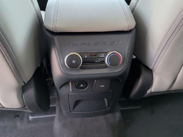 New 2026 Space White Metallic Ford Active image 87