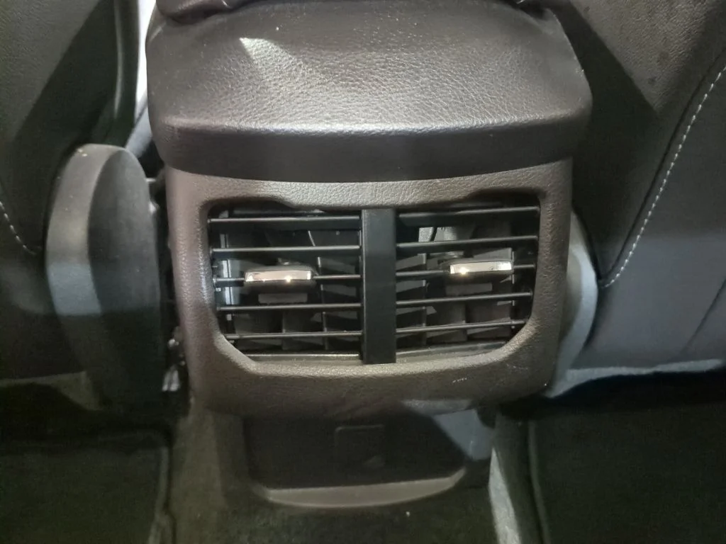 Used 2016 Magnetic Ford SE image 14