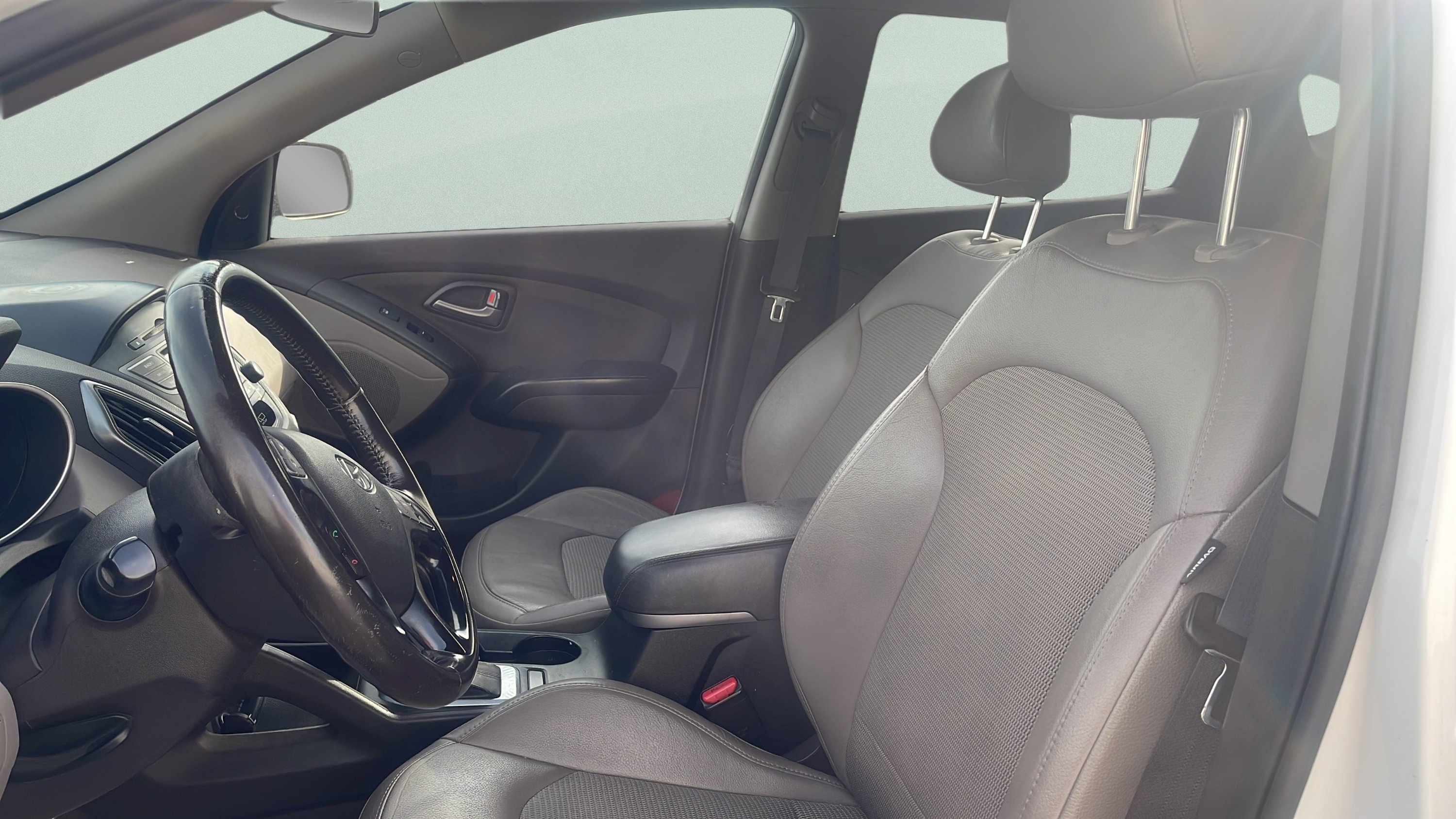 Used 2014 White Hyundai GLS image 10