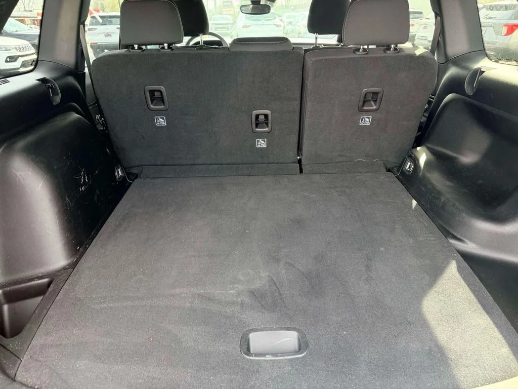 Used 2024 Gray Jeep Laredo image 10