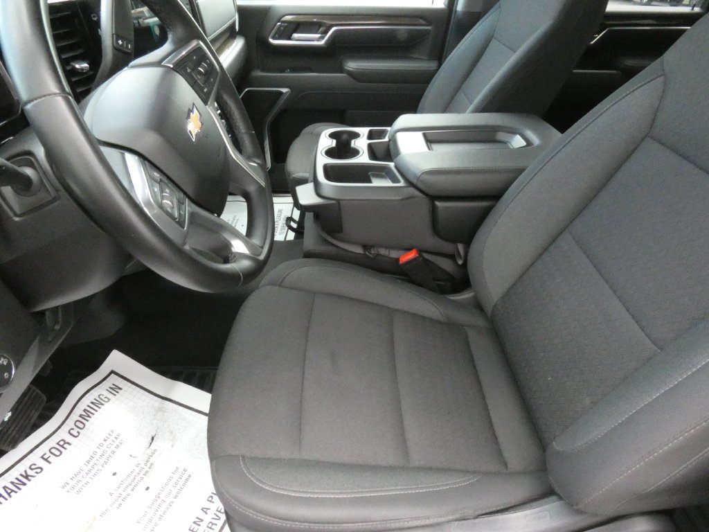 Used 2026 White Chevrolet LT image 7