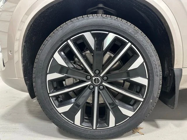 New 2026 Bright Dusk Volvo Plus image 22