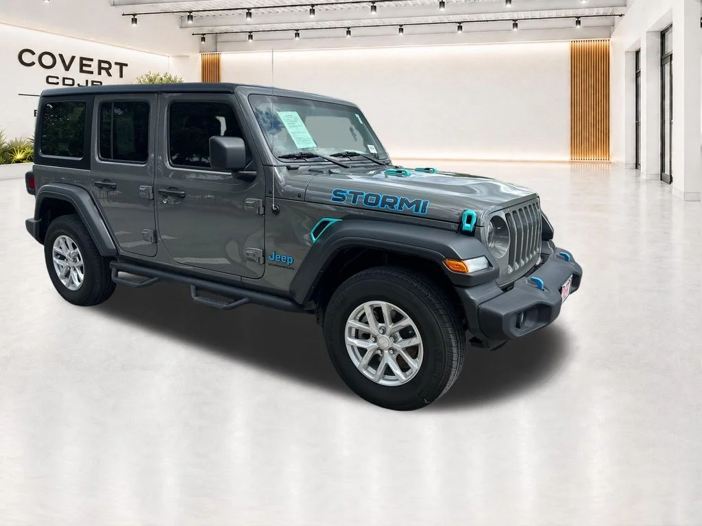 Used 2023 Gray Jeep Sport S image 1