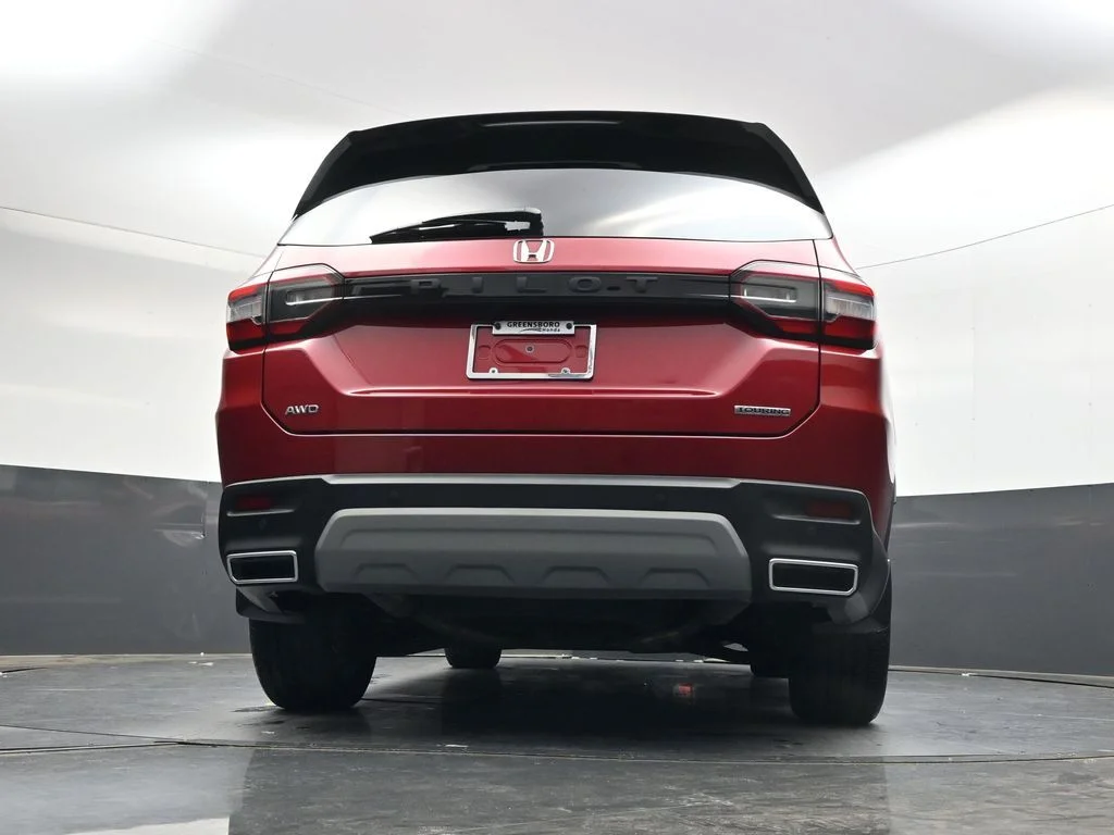 Used 2024 Radiant Red Metallic II Honda Touring image 37