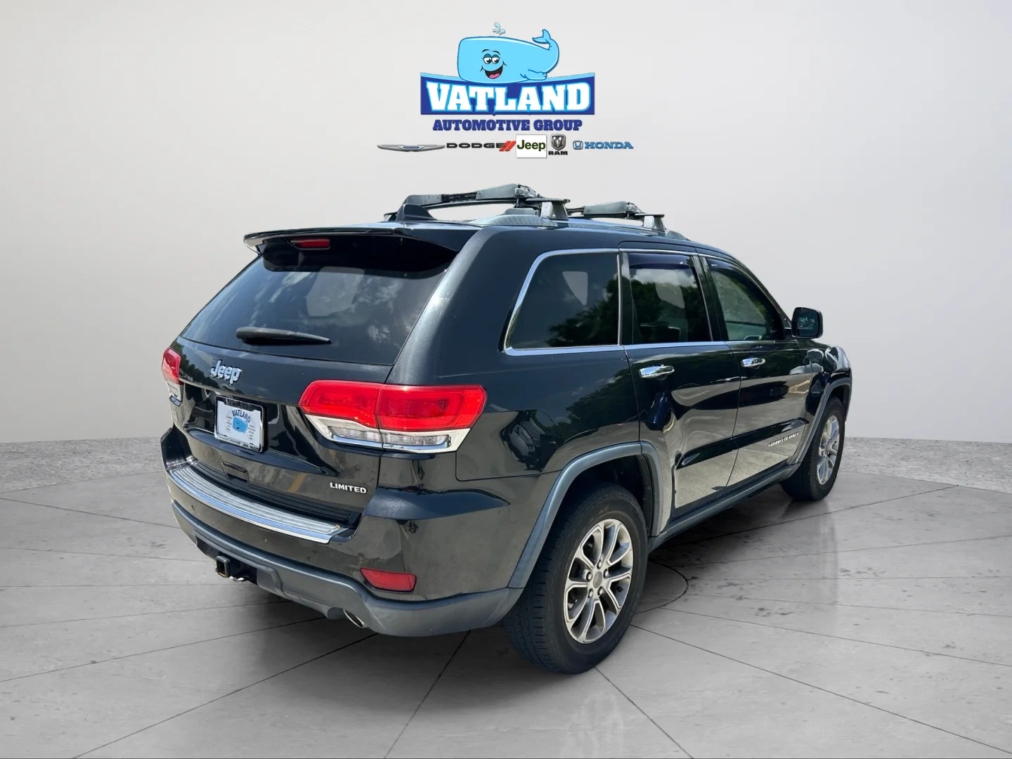 Used 2015 Brilliant Black Crystal Pearlcoat Jeep Limited image 5