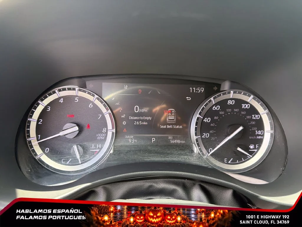 Used 2022 Silver Toyota XLE image 21