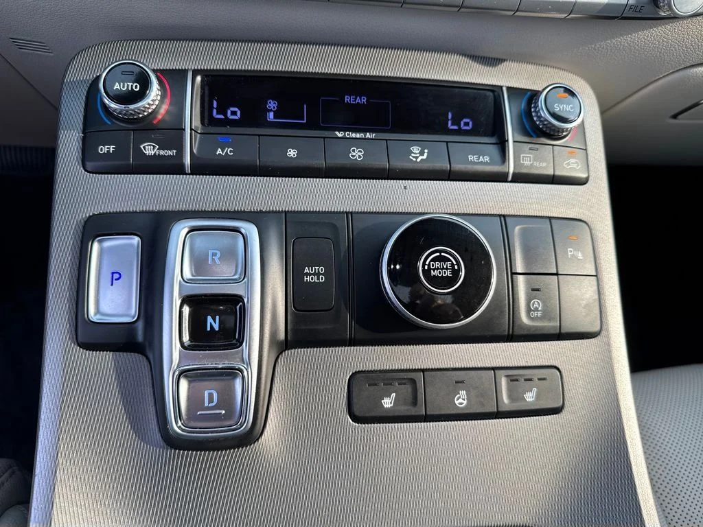 Used 2021 Graphite Hyundai SEL image 24