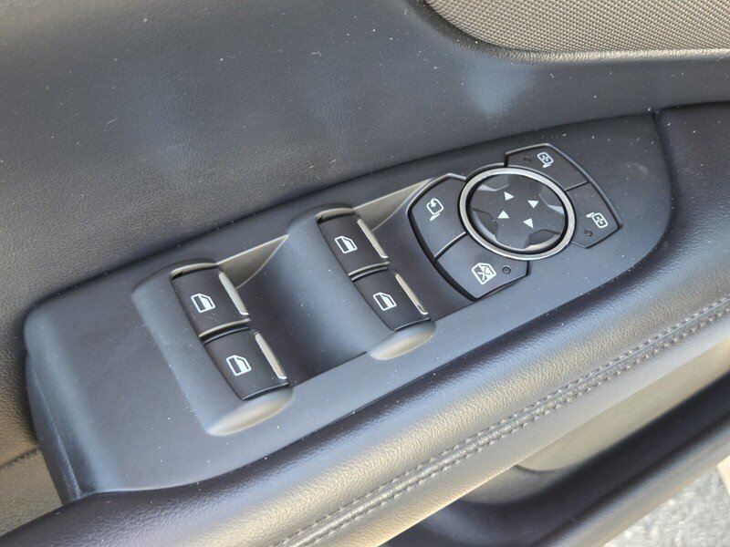 Used 2019 Silver Lincoln Reserve image 25