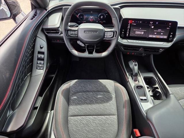New 2026 Diamond Black Crystal Pearlcoat Dodge R/T image 9