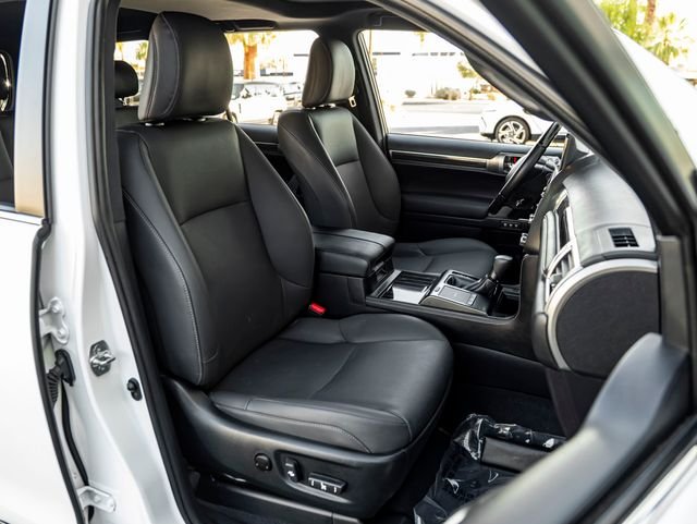Used 2023 White Pearl Lexus 460 image 40