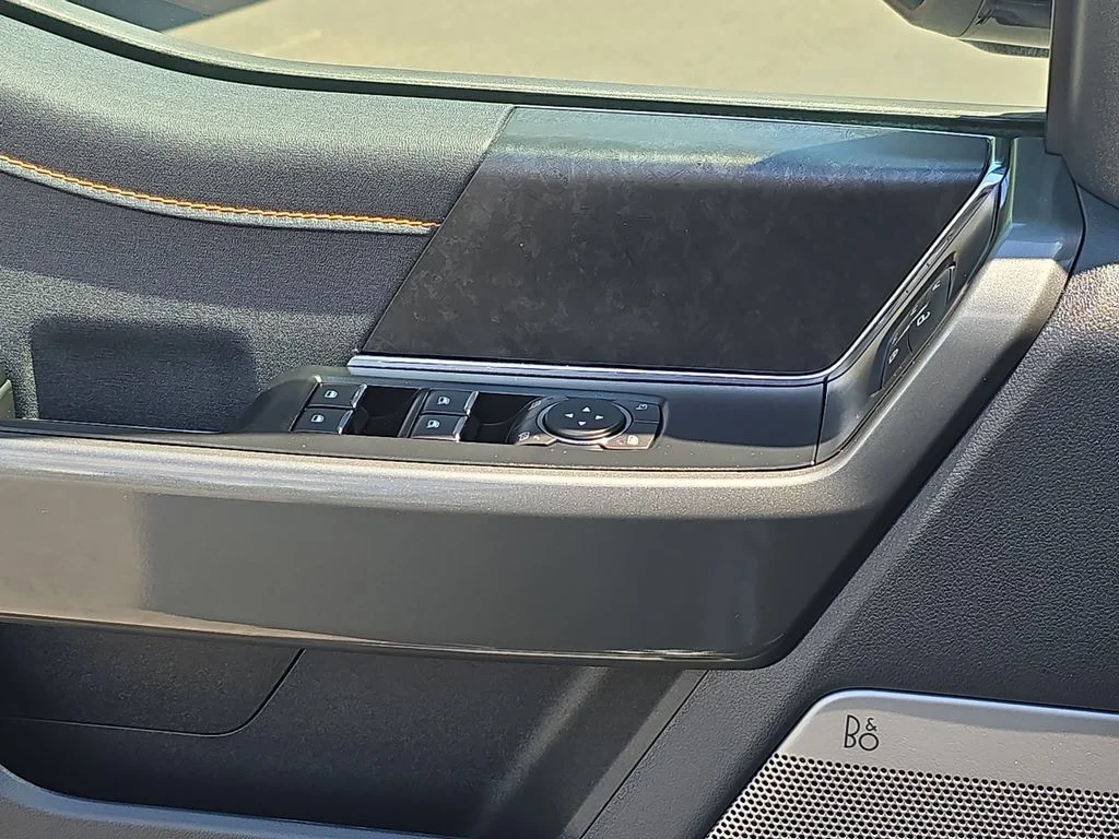 Used 2022 Blue Ford Tremor image 31