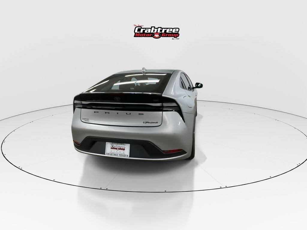 Used 2024  Toyota SE image 7