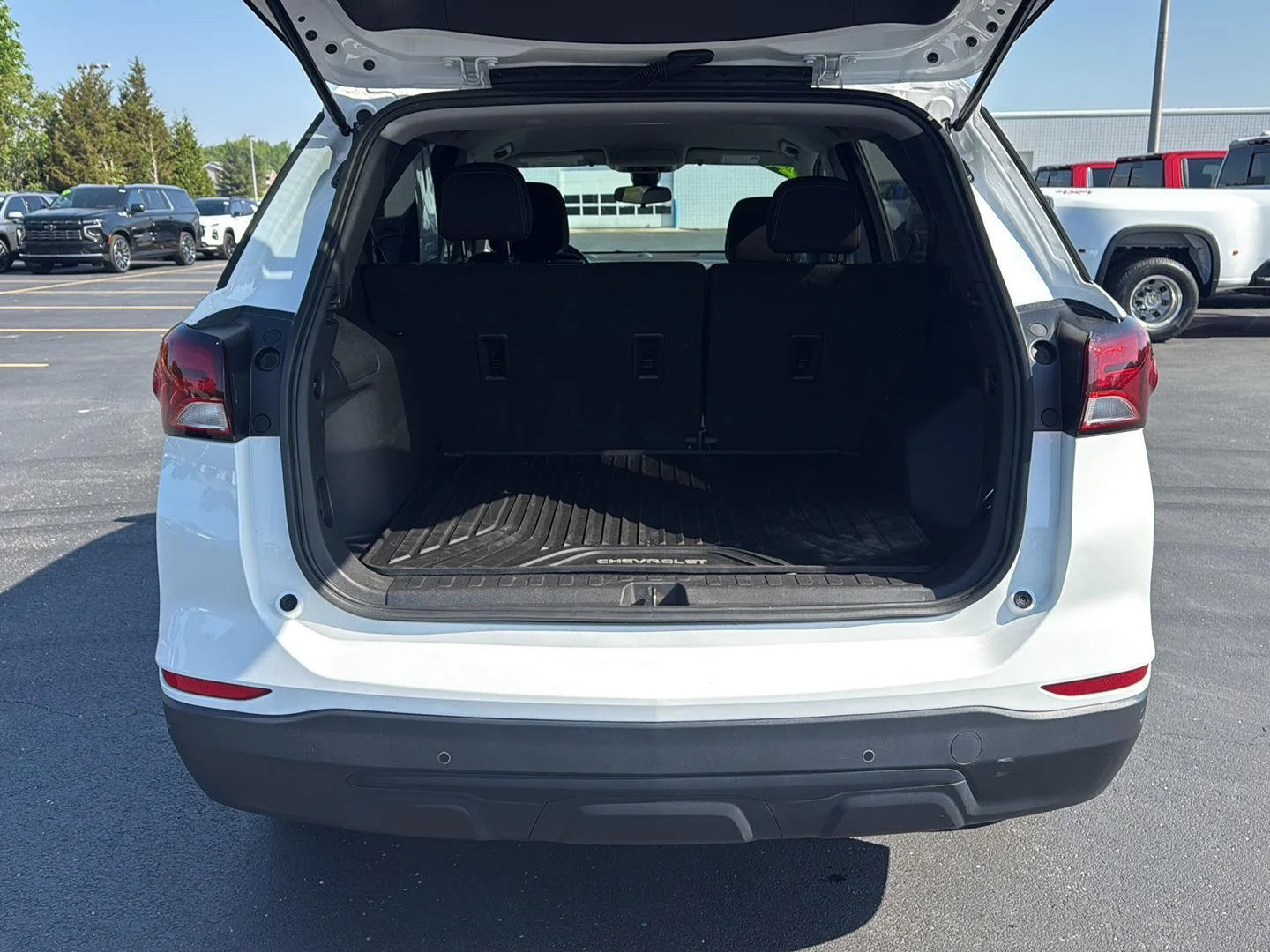Used 2024 Summit White Chevrolet LS image 12