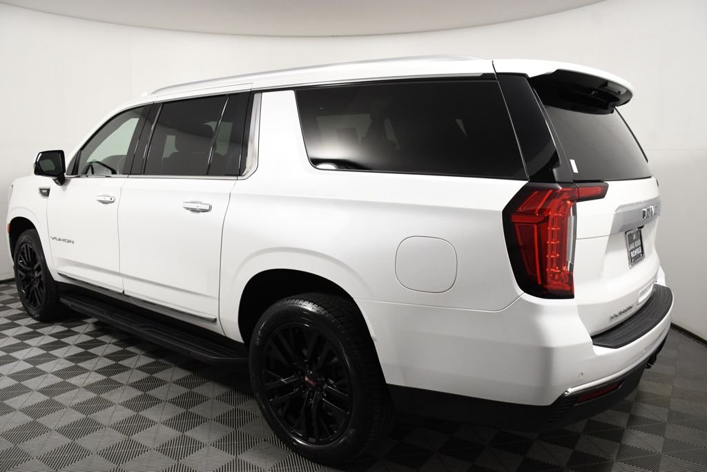 Used 2022 White Frost Tricoat GMC SLT image 3