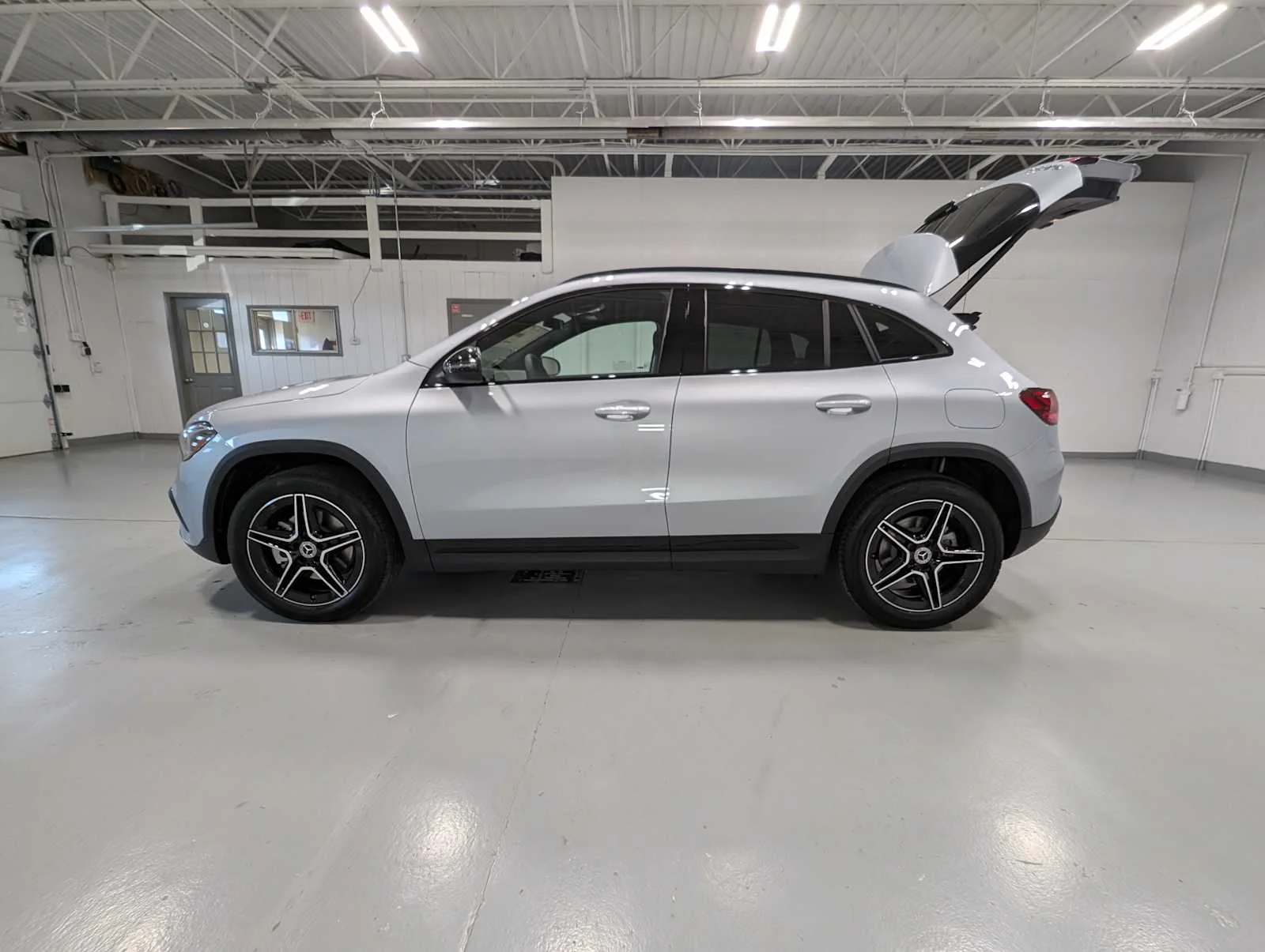 New 2026 Cirrus Silver Metallic Mercedes-Benz GLA 250 image 10