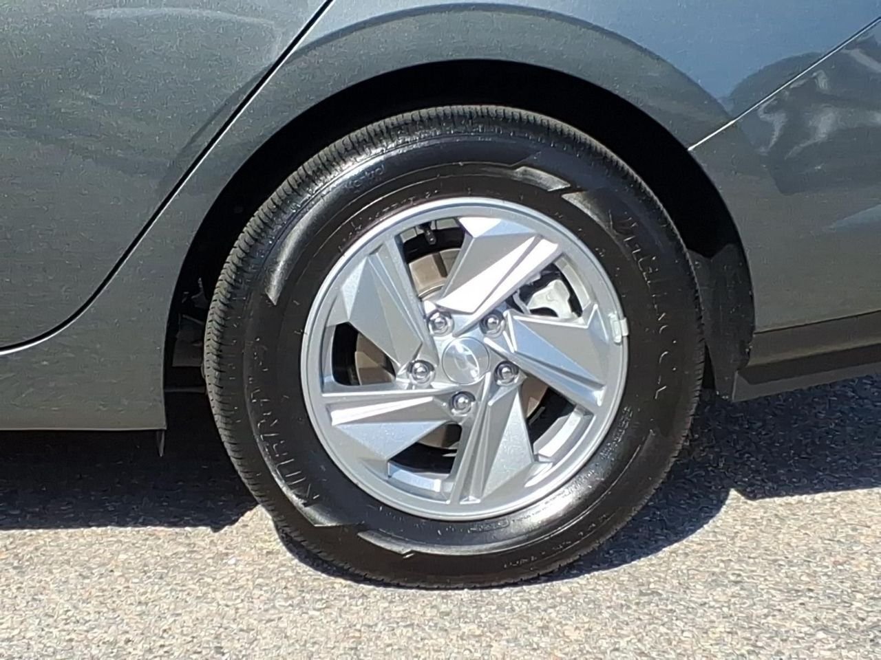 New 2026 Amazon Gray Hyundai SE image 10