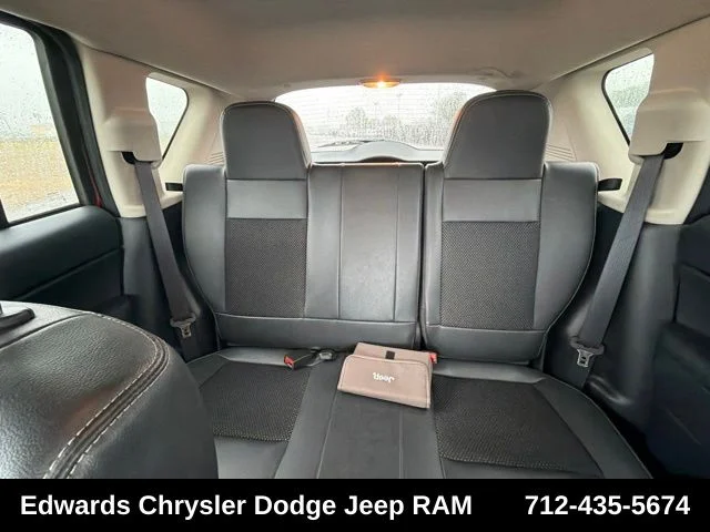 Used 2017 Red Jeep Sport image 21
